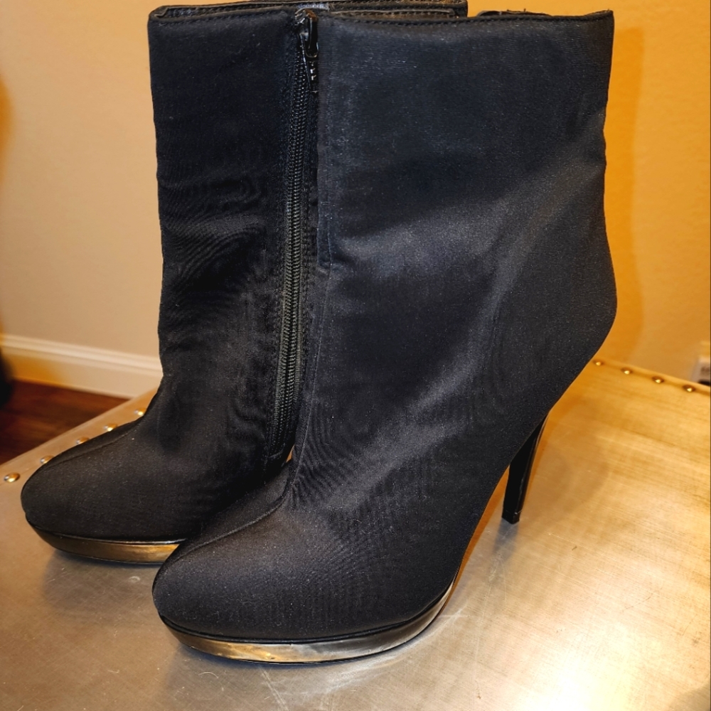 Charles David platform Bootie